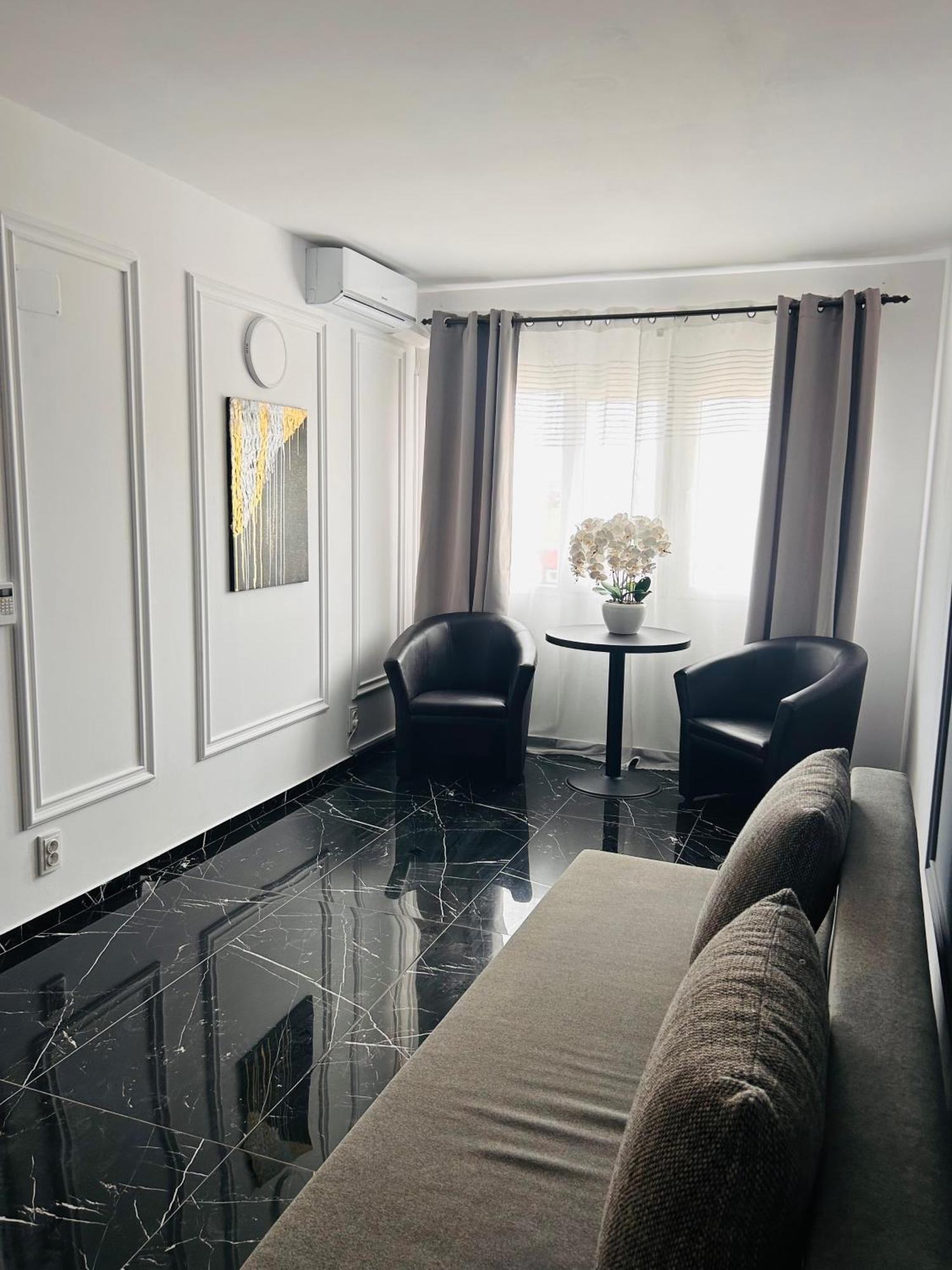 Myda Hotel Apahida Екстериор снимка