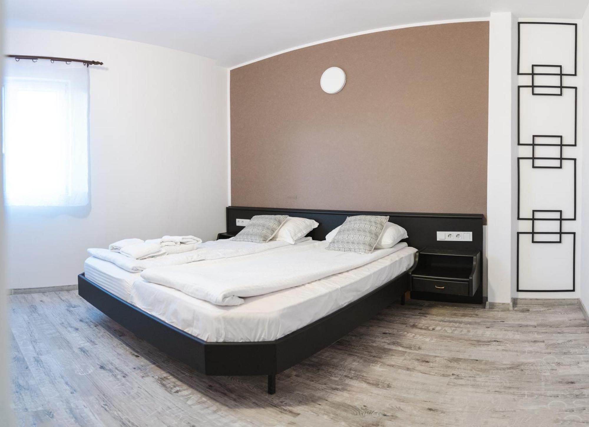 Myda Hotel Apahida Екстериор снимка