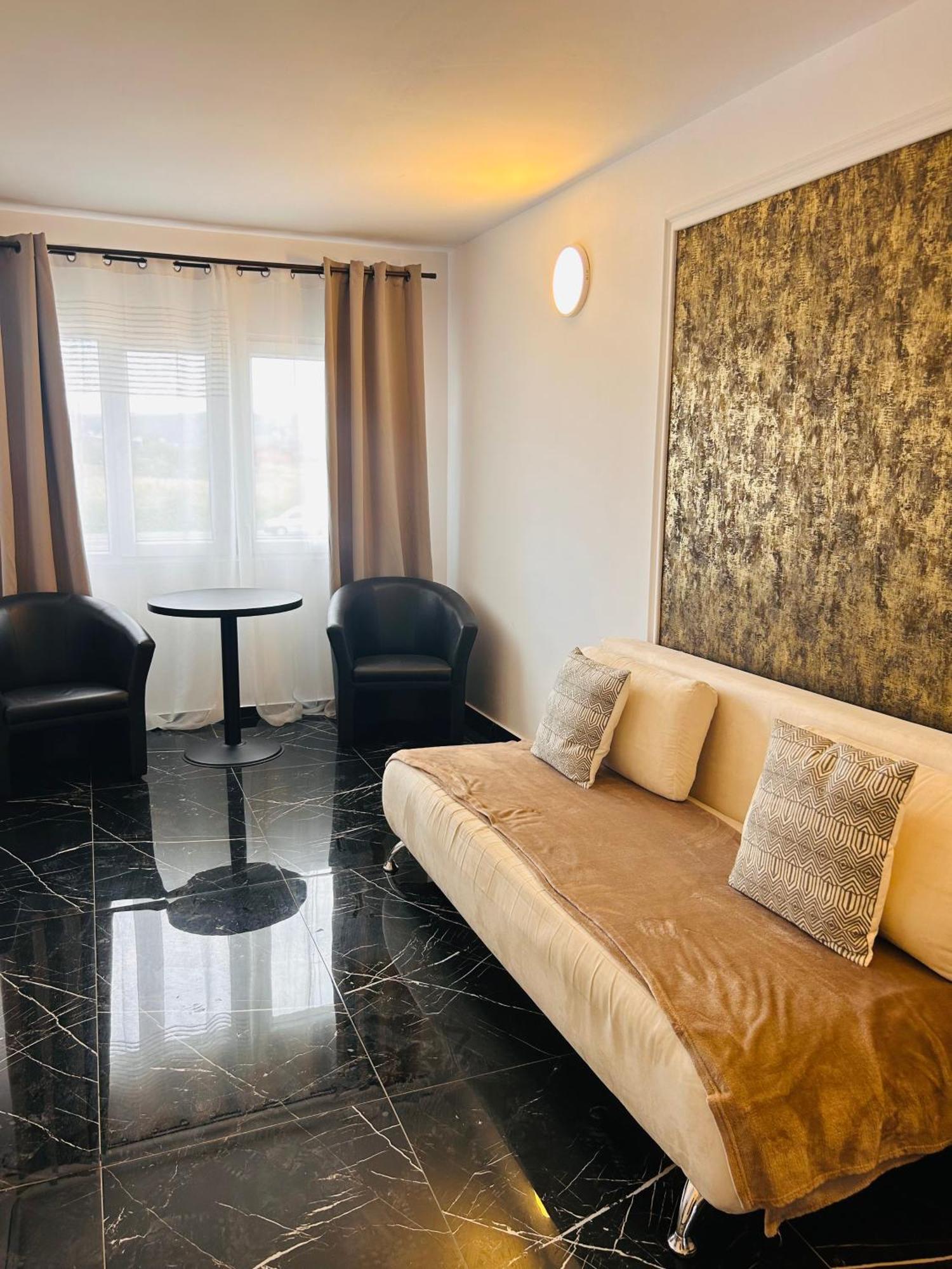 Myda Hotel Apahida Екстериор снимка
