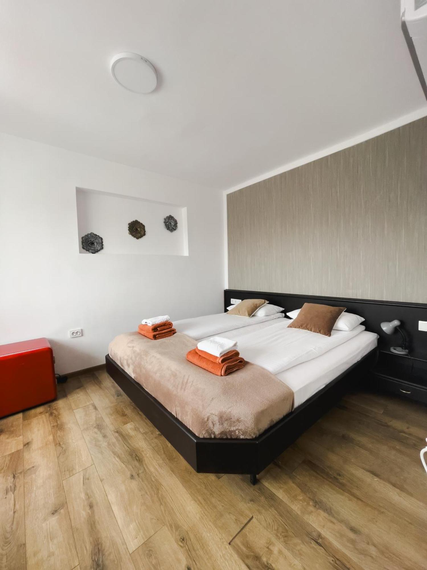 Myda Hotel Apahida Екстериор снимка