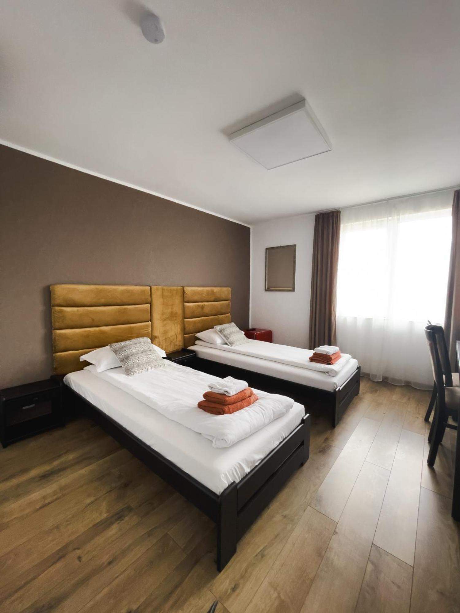 Myda Hotel Apahida Екстериор снимка