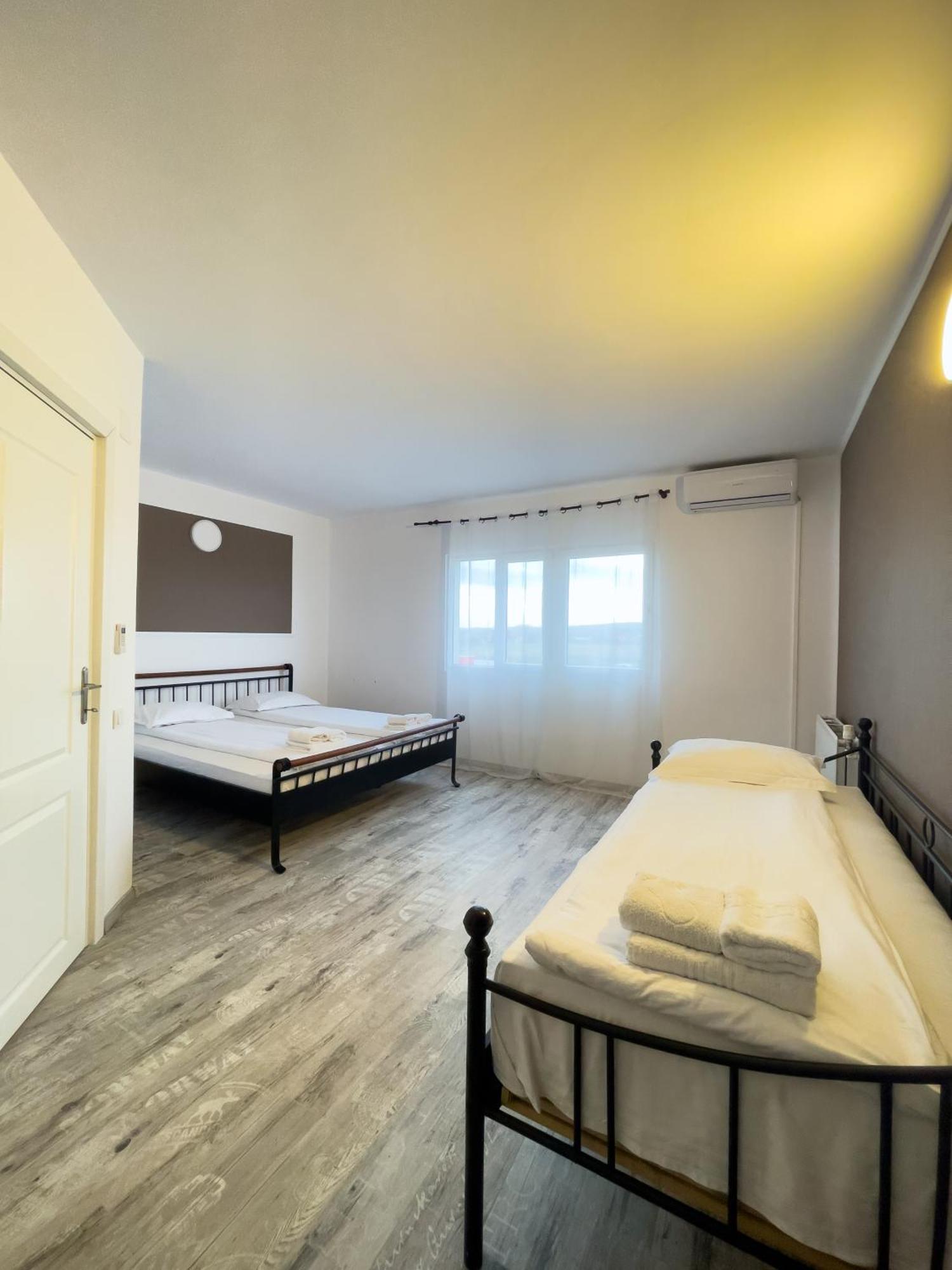 Myda Hotel Apahida Екстериор снимка